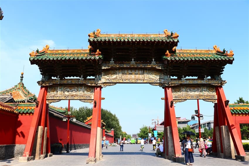 世界文化遺產【沈陽故宮】→體驗滿族文化街區【滿清一條街】→前往【長春】→入住酒店